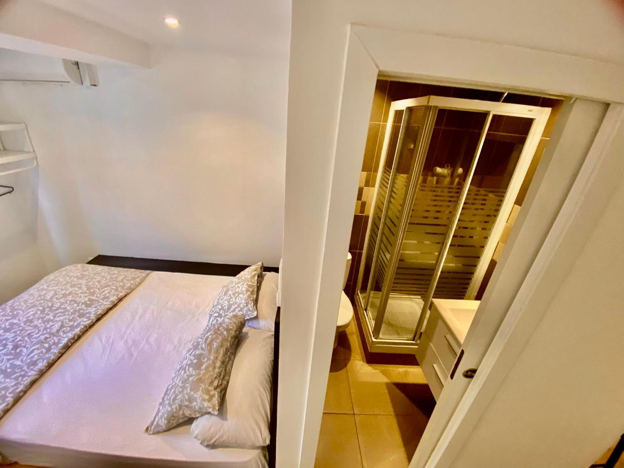 Suites Nuevas Con Bano Privado Frente Al Metro St Mwc Barcelona-Fira L'Hospitalet de Llobregat Exterior foto